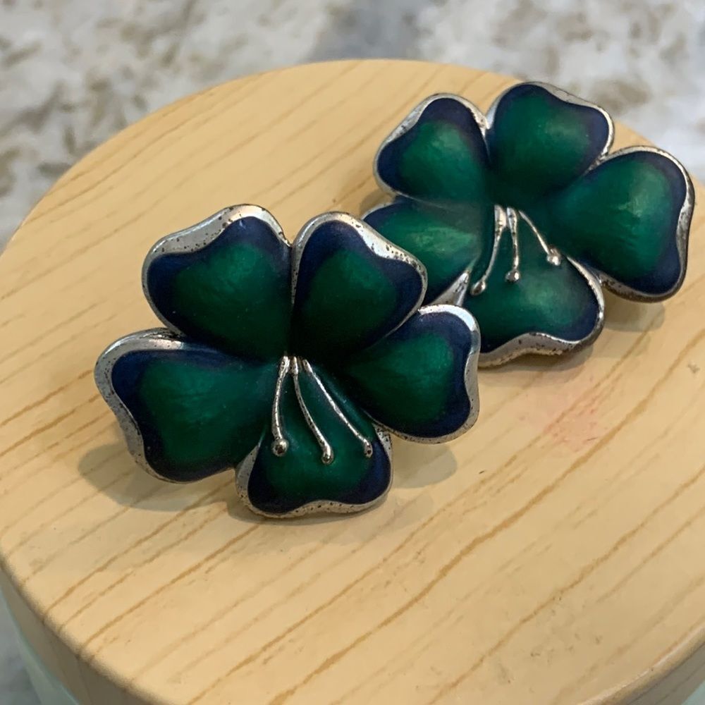 Vintage Green Flower Clip Earrings